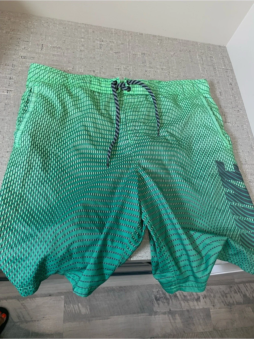 Nike Men's Green Gradient Swim Trunks with Drawstring like new!